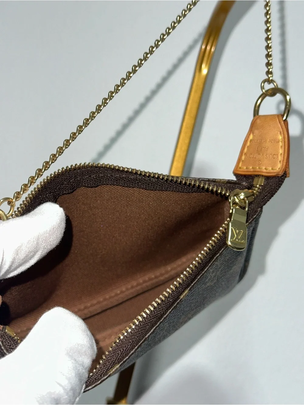 Louis Vuitton Mini Pochette Accessoires Monogram Canvas | FL0095 | Pre-Loved